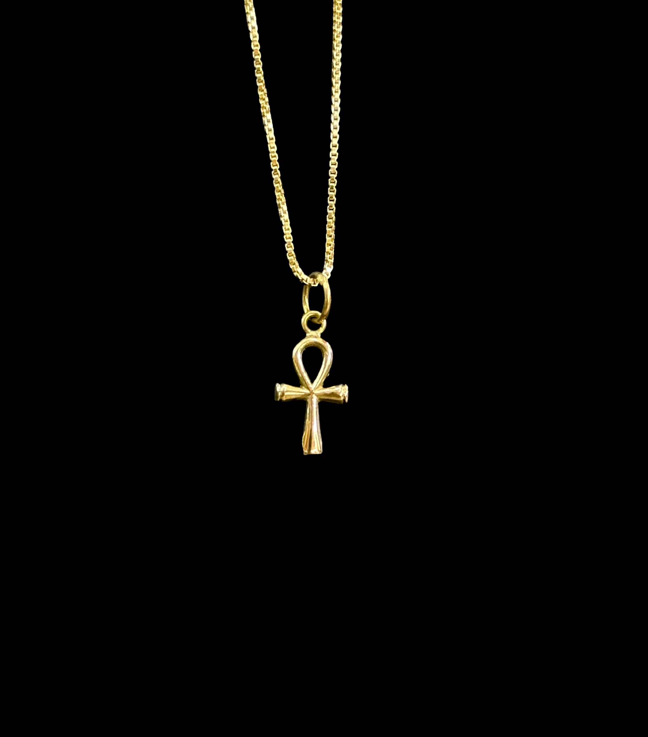 18k Gold Ankh Pendant