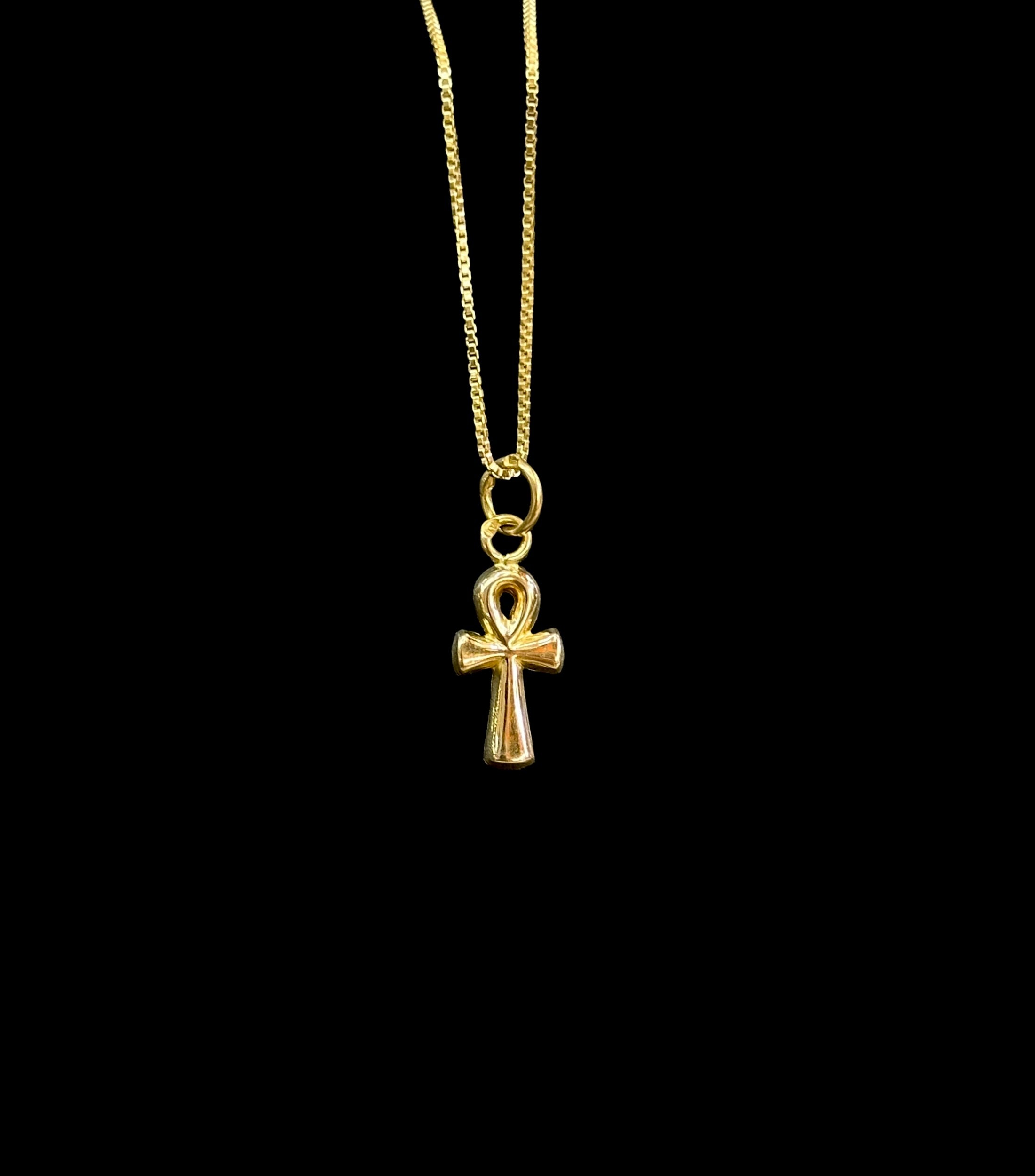 18k Gold Ankh Pendant